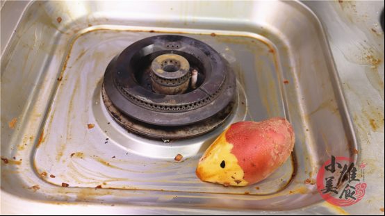 用土豆来清洗燃气灶的小妙招，太实用了，学会真省钱